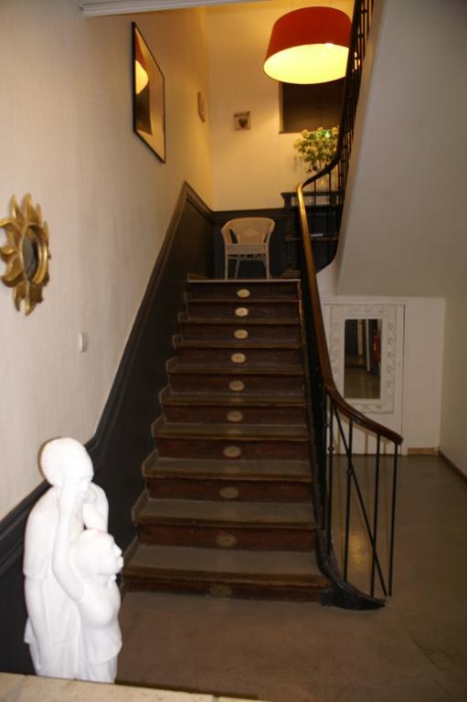 Hotel Le 5 Martigues Bagian luar foto