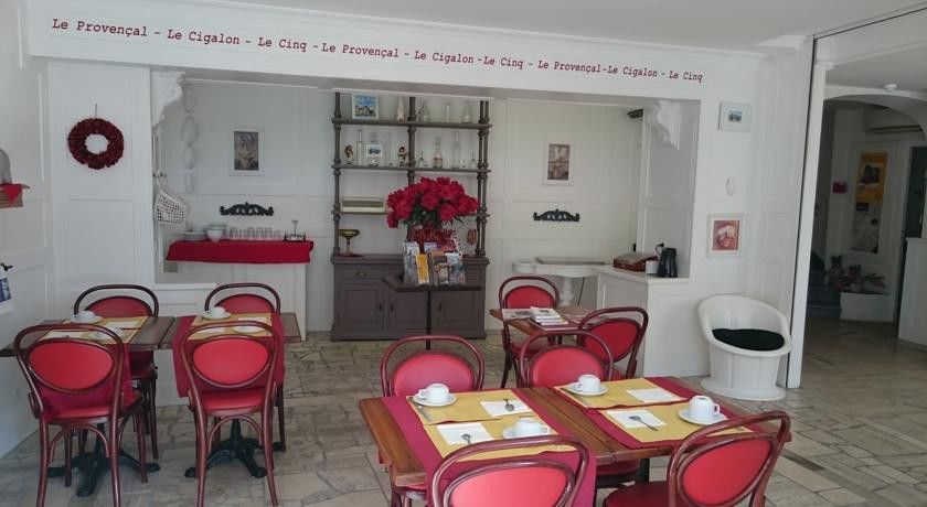 Hotel Le 5 Martigues Bagian luar foto