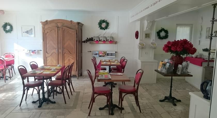 Hotel Le 5 Martigues Bagian luar foto