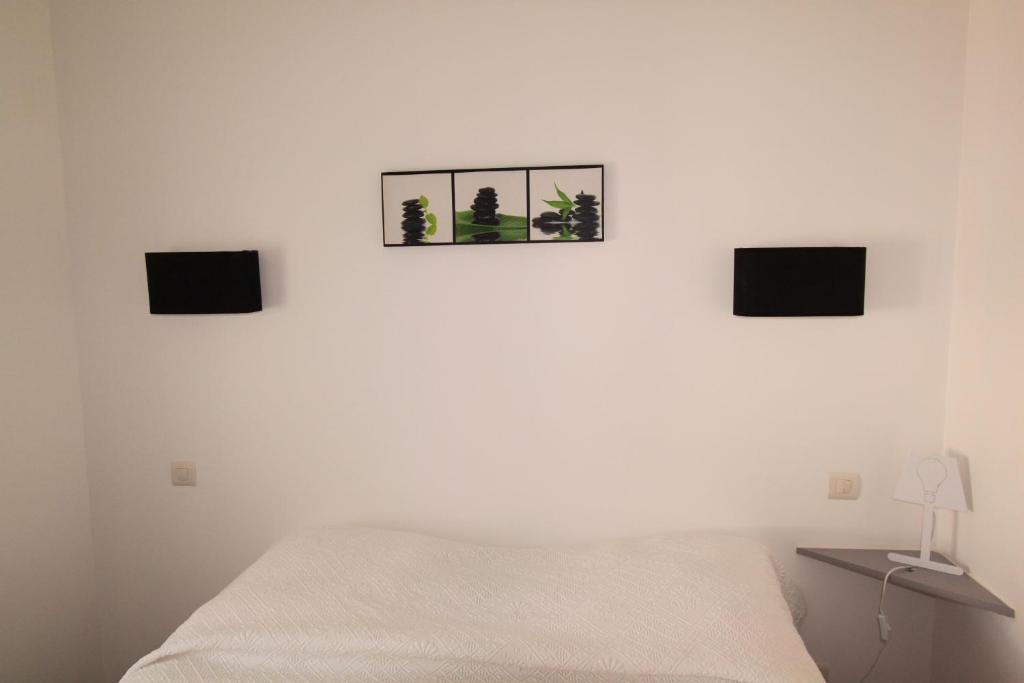 Hotel Le 5 Martigues Ruang foto